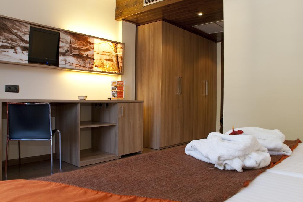 Nubahotel Vielha Habitación foto