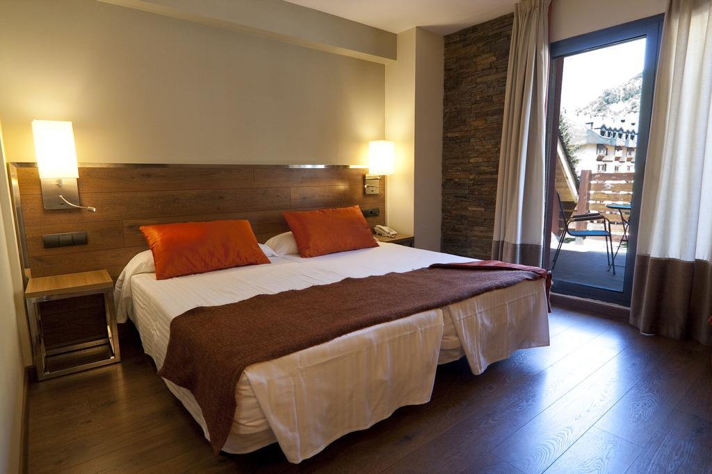 Nubahotel Vielha Habitación foto