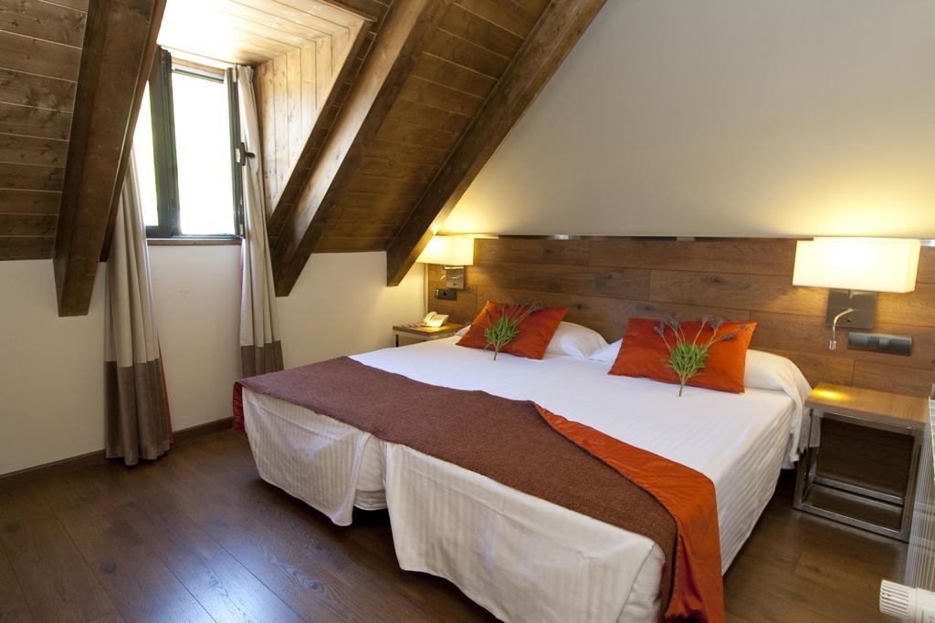 Nubahotel Vielha Habitación foto