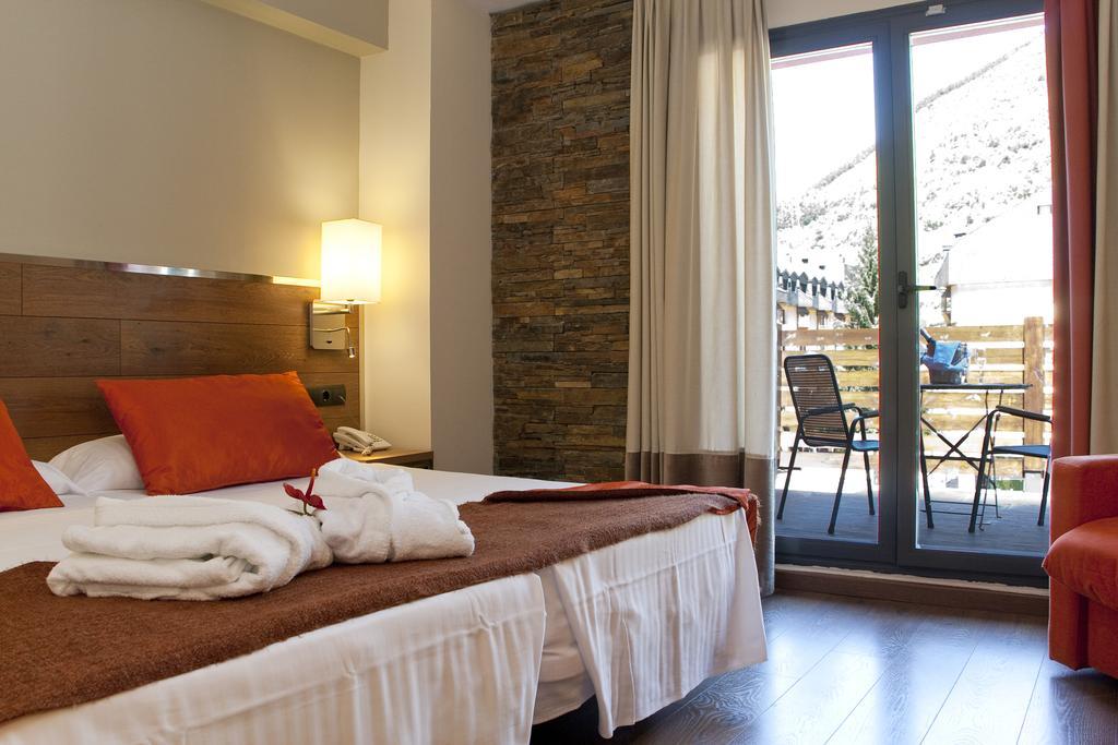 Nubahotel Vielha Habitación foto