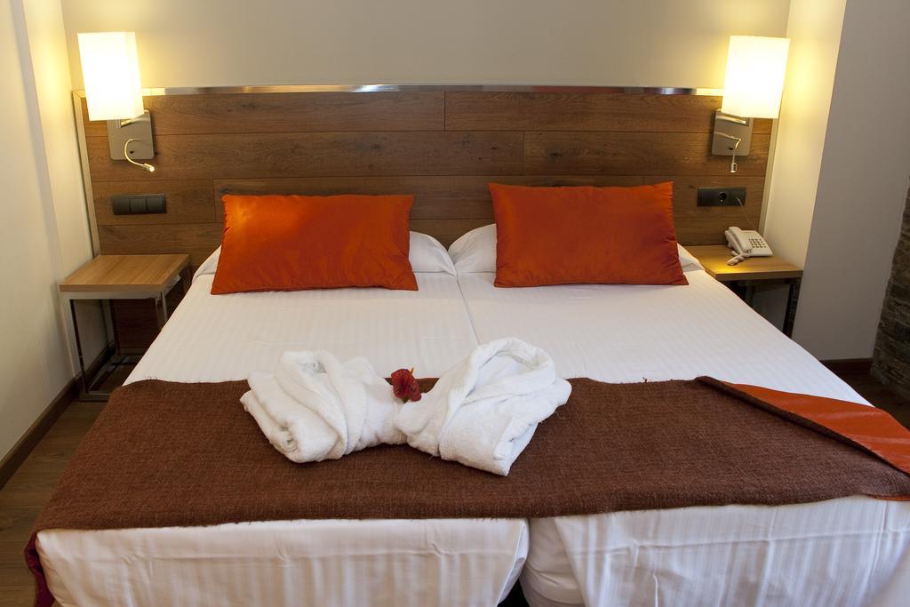 Nubahotel Vielha Habitación foto